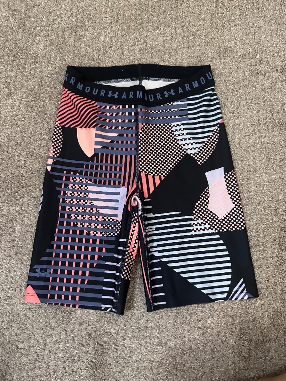 Womens Size Small Under Armour Bike Shorts